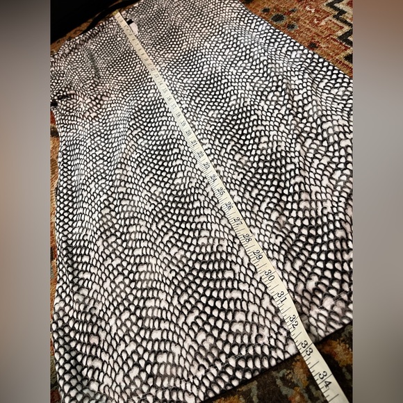 TART Tab-sleeve Dress - Large - Picture 5 of 10